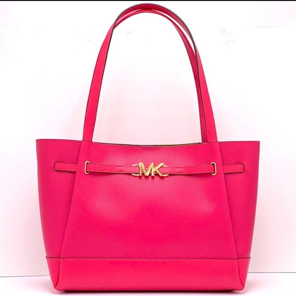 MICHAEL KORS
Reed Large Logo Belted Shoulder
Tote Bag
Electric Pink